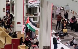 הפגנה למען פלסטין ביום שישי בערב במרכז הסטודנטים באוניברסיטת Northeastern