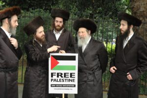 Extremes Aligned: Examining the Neturei Karta and JVP Through the Horseshoe Theory